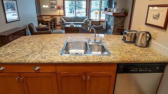 Timberline Lodges by Fernie Lodging Co