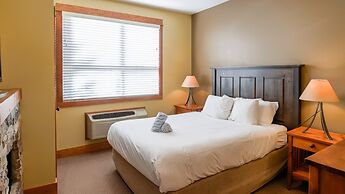 Timberline Lodges by Fernie Lodging Co