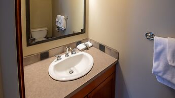 Timberline Lodges by Fernie Lodging Co