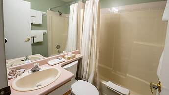 Timberline Lodges by Fernie Lodging Co