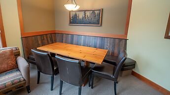 Timberline Lodges by Fernie Lodging Co