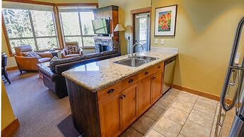 Timberline Lodges by Fernie Lodging Co