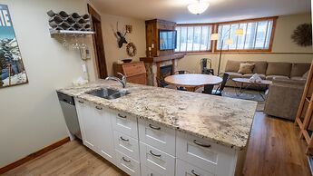 Timberline Lodges by Fernie Lodging Co