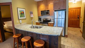 Timberline Lodges by Fernie Lodging Co