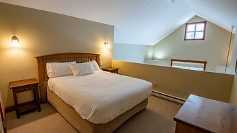 Timberline Lodges by Fernie Lodging Co