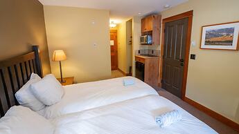 Timberline Lodges by Fernie Lodging Co