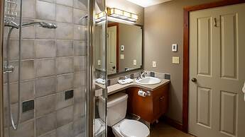 Timberline Lodges by Fernie Lodging Co