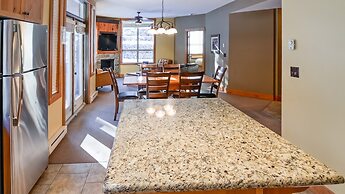 Timberline Lodges by Fernie Lodging Co