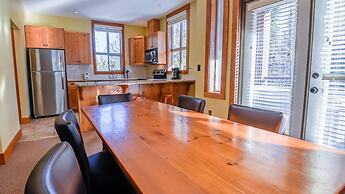 Timberline Lodges by Fernie Lodging Co