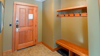 Timberline Lodges by Fernie Lodging Co