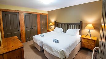 Timberline Lodges by Fernie Lodging Co