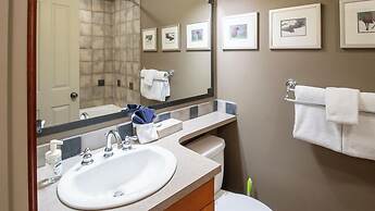 Timberline Lodges by Fernie Lodging Co