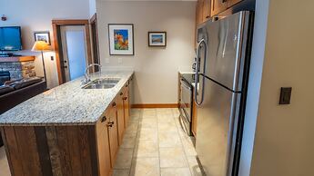 Timberline Lodges by Fernie Lodging Co