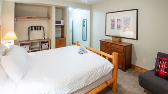 Timberline Lodges by Fernie Lodging Co