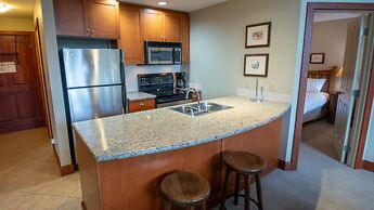 Timberline Lodges by Fernie Lodging Co