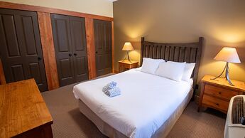 Timberline Lodges by Fernie Lodging Co