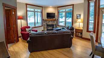 Timberline Lodges by Fernie Lodging Co