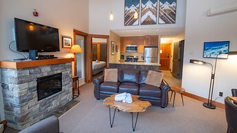 Timberline Lodges by Fernie Lodging Co
