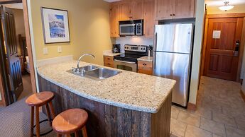 Timberline Lodges by Fernie Lodging Co