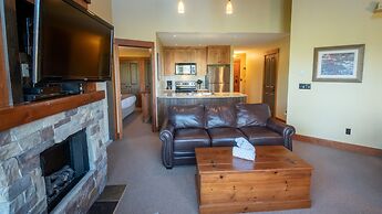 Timberline Lodges by Fernie Lodging Co