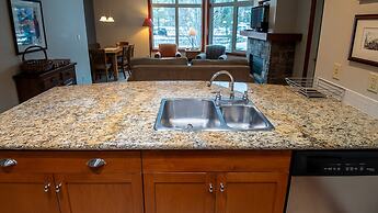 Timberline Lodges by Fernie Lodging Co