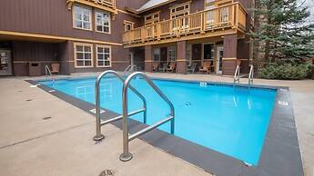 Timberline Lodges by Fernie Lodging Co