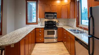 Timberline Lodges by Fernie Lodging Co