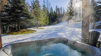 Timberline Lodges by Fernie Lodging Co