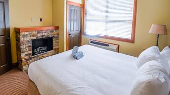 Timberline Lodges by Fernie Lodging Co