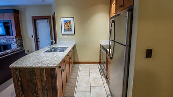 Timberline Lodges by Fernie Lodging Co