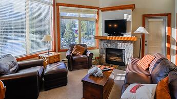 Timberline Lodges by Fernie Lodging Co