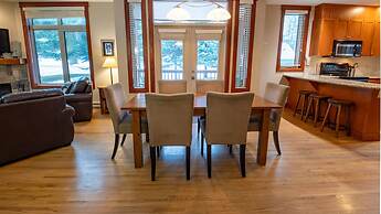 Timberline Lodges by Fernie Lodging Co