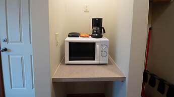 Timberline Lodges by Fernie Lodging Co