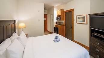 Timberline Lodges by Fernie Lodging Co