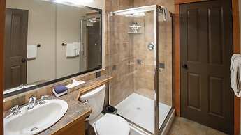 Timberline Lodges by Fernie Lodging Co