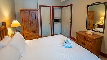 Timberline Lodges by Fernie Lodging Co