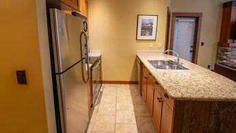 Timberline Lodges by Fernie Lodging Co