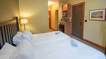 Timberline Lodges by Fernie Lodging Co