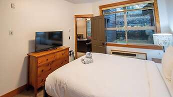 Timberline Lodges by Fernie Lodging Co