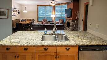 Timberline Lodges by Fernie Lodging Co