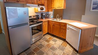 Timberline Lodges by Fernie Lodging Co