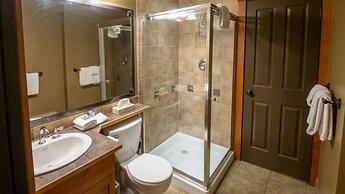 Timberline Lodges by Fernie Lodging Co