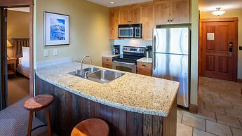 Timberline Lodges by Fernie Lodging Co