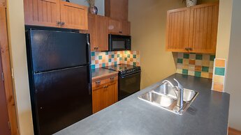 Timberline Lodges by Fernie Lodging Co