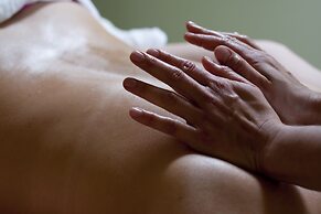 Timberline Lodges by Fernie Lodging Co