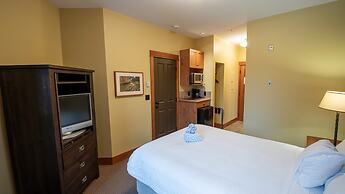 Timberline Lodges by Fernie Lodging Co