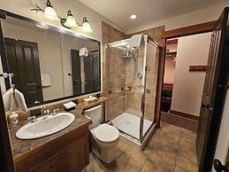 Timberline Lodges by Fernie Lodging Co