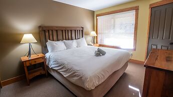 Timberline Lodges by Fernie Lodging Co