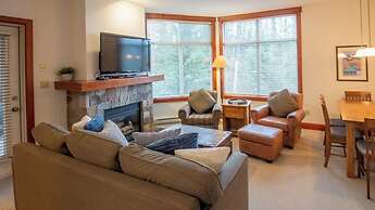 Timberline Lodges by Fernie Lodging Co