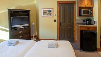 Timberline Lodges by Fernie Lodging Co